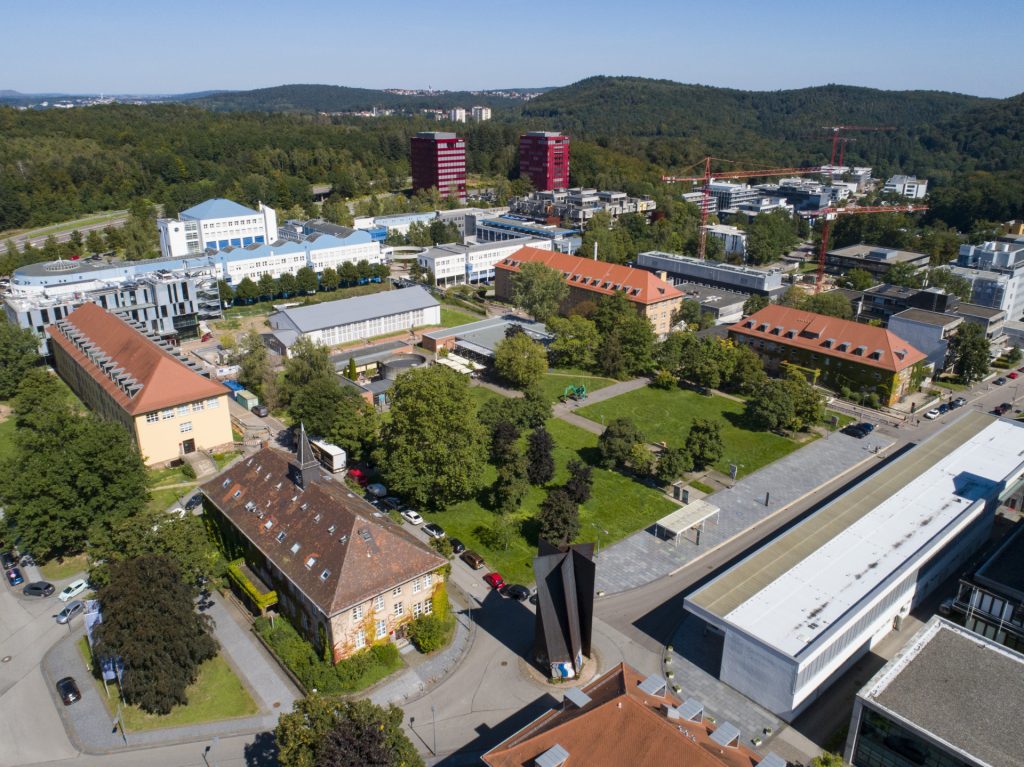 Der Campus der Universität Saarbrücken, Universität des Saarlandes aus der Vogelperspektive.